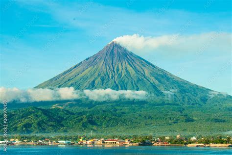 Mt Mayon Photos Pictures, Images and Stock Photos.